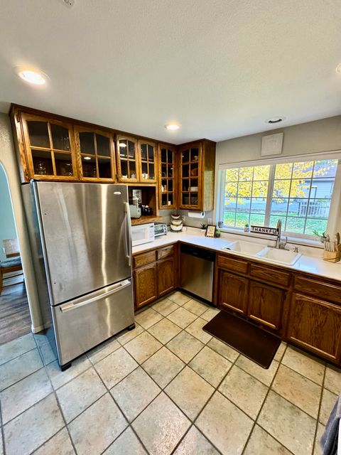 Tiny photo for 197 Jo Creek Place, Merlin, OR 97532 (MLS # 220212368)