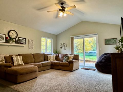 Tiny photo for 197 Jo Creek Place, Merlin, OR 97532 (MLS # 220212368)