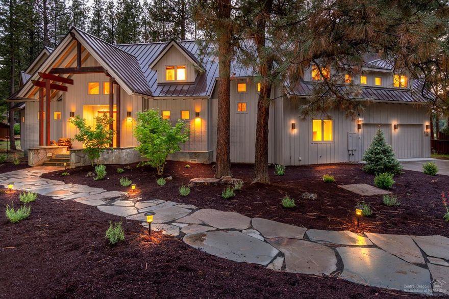 Ideally situated overlooking Glaze Meadow and Heron Lake, this beautiful 5-bedroom home was built with family in mind. Vaulted cathedral ceilings with wide plank oak floors create a welcoming feel in this elegant, understated home. Bring your dinner party outdoors to enjoy the stunning, private setting. All bedrooms have en suite baths. Two are bunk rooms; for the kids or the young at heart. Retreat to one of the cozy libraries after a full day of activities on the Ranch.