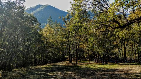 Photo of 0 N Sixth Avenue #TL 903, Gold Hill, OR 97525 (MLS # 220217114)