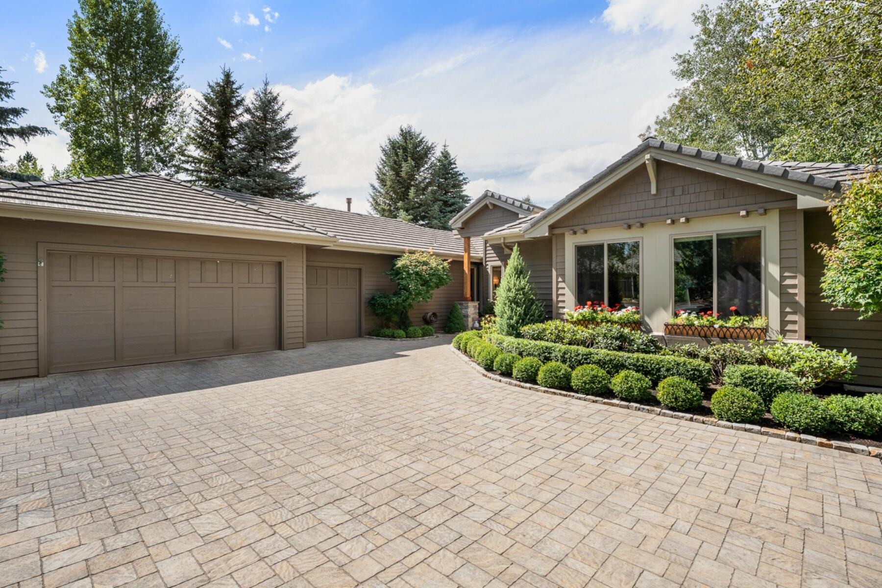 Broken Top - Residential