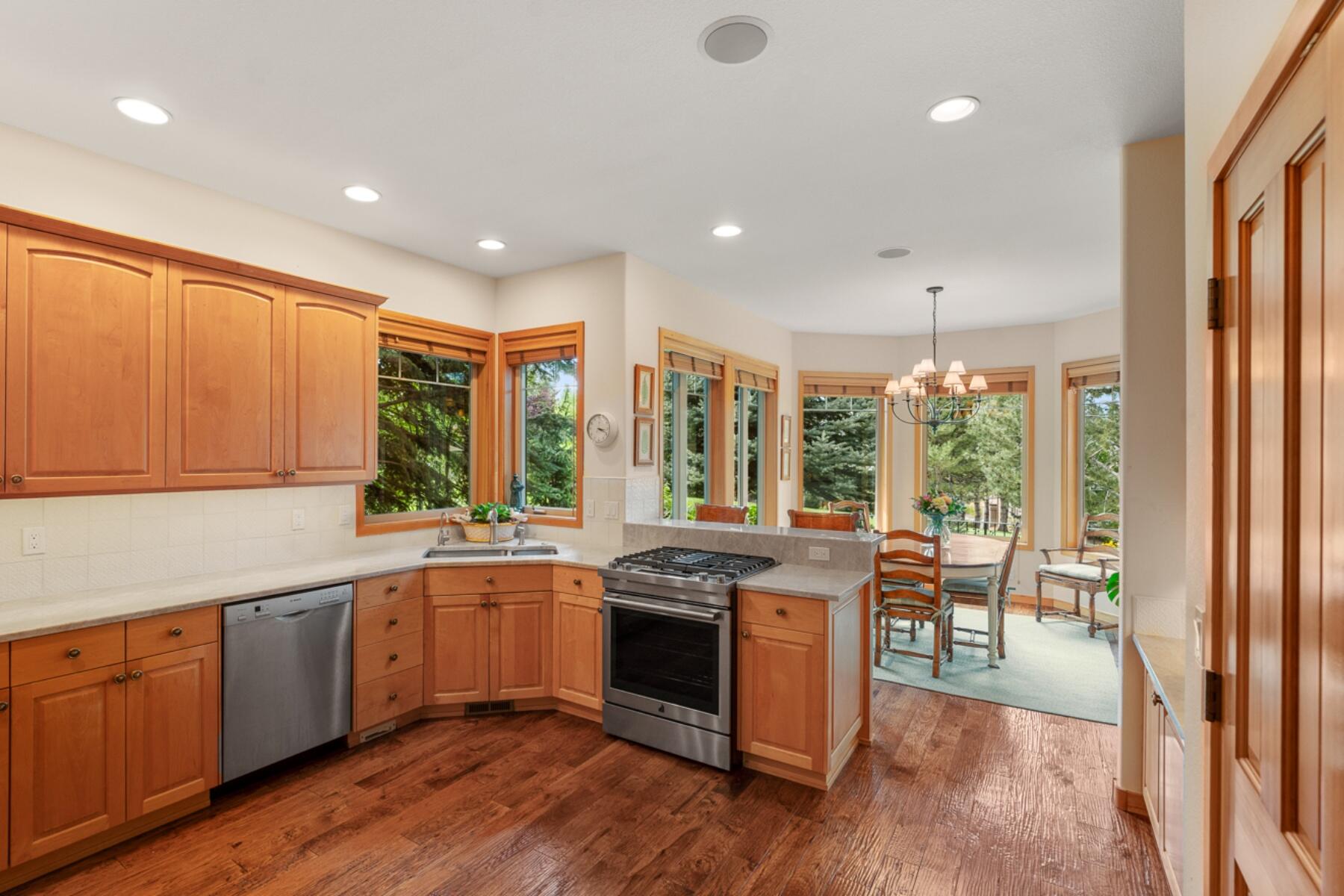 Broken Top - Residential