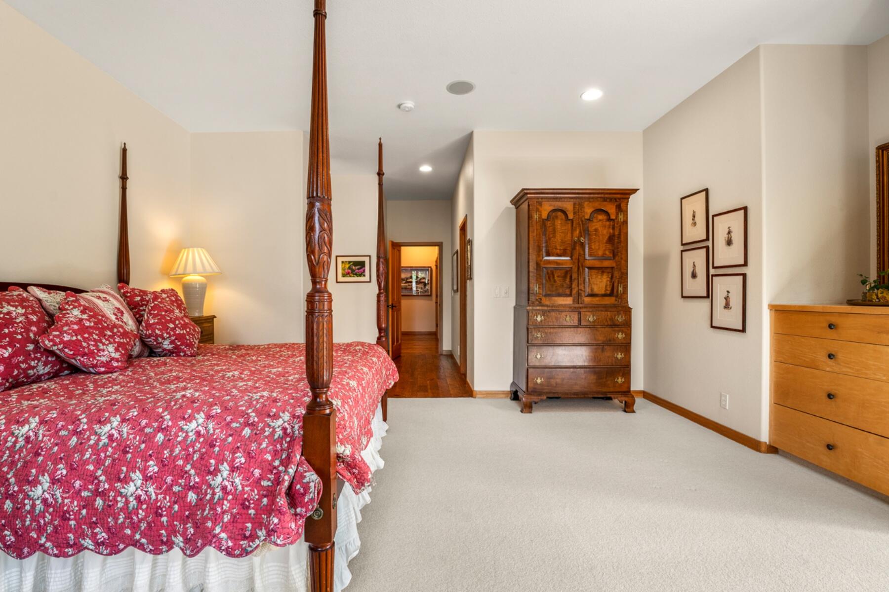 Broken Top - Residential