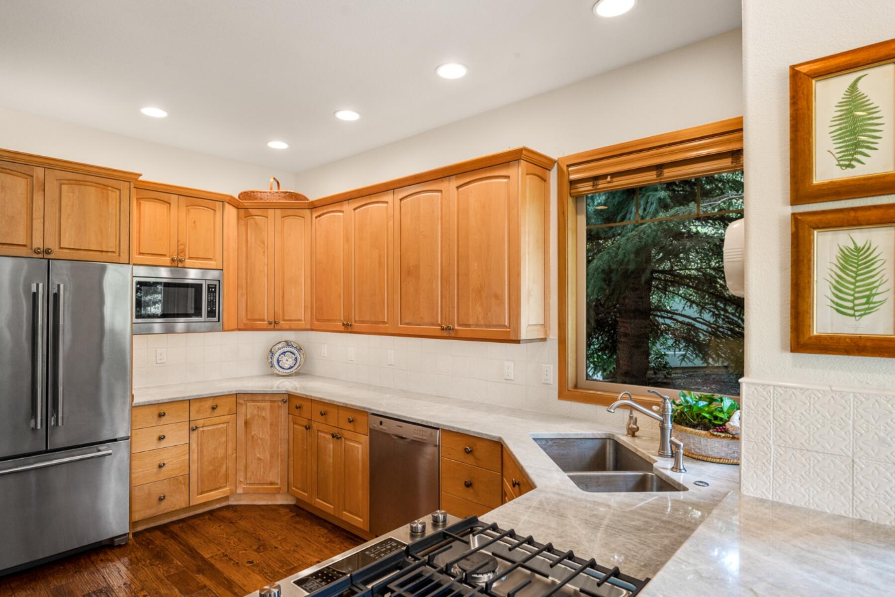 Broken Top - Residential