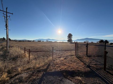 Photo of 0 Modoc Point Road #21, Chiloquin, OR 97624 (MLS # 220214306)