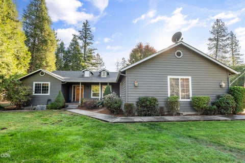 Photo of 7616 Monument Drive, Grants Pass, OR 97526 (MLS # 220229674)