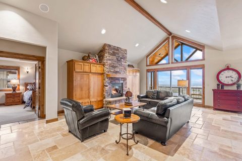 Tiny photo for 360 Vista Rim Drive, Redmond, OR 97756 (MLS # 220212692)