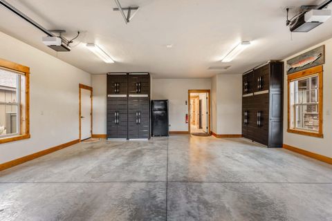 Tiny photo for 360 Vista Rim Drive, Redmond, OR 97756 (MLS # 220212692)