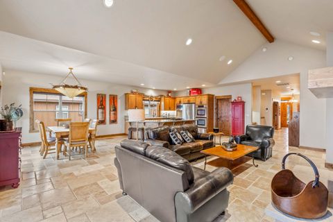 Tiny photo for 360 Vista Rim Drive, Redmond, OR 97756 (MLS # 220212692)