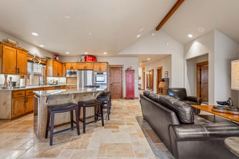 Tiny photo for 360 Vista Rim Drive, Redmond, OR 97756 (MLS # 220212692)