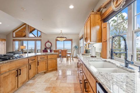 Tiny photo for 360 Vista Rim Drive, Redmond, OR 97756 (MLS # 220212692)