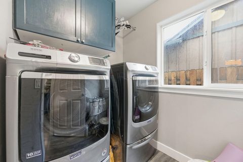 Tiny photo for 20531 Rolen Avenue, Bend, OR 97702 (MLS # 220213366)