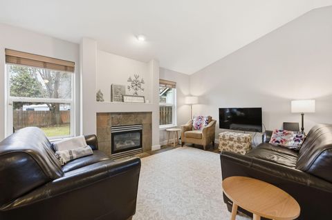 Tiny photo for 20531 Rolen Avenue, Bend, OR 97702 (MLS # 220213366)