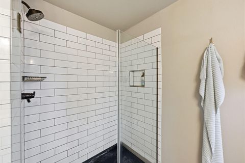 Tiny photo for 20531 Rolen Avenue, Bend, OR 97702 (MLS # 220213366)