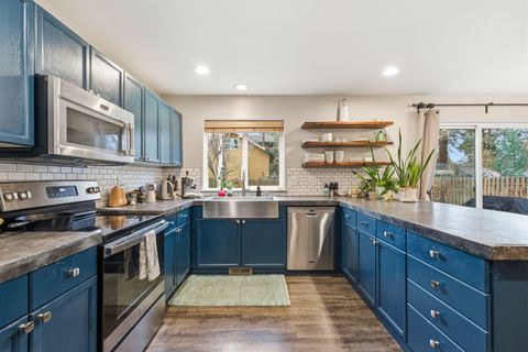 Tiny photo for 20531 Rolen Avenue, Bend, OR 97702 (MLS # 220213366)