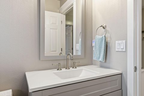 Tiny photo for 20531 Rolen Avenue, Bend, OR 97702 (MLS # 220213366)