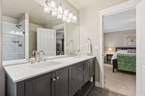 Tiny photo for 20531 Rolen Avenue, Bend, OR 97702 (MLS # 220213366)