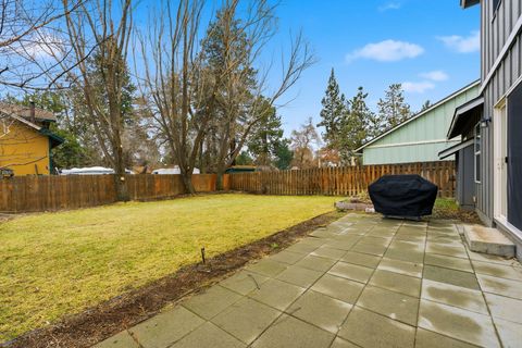 Tiny photo for 20531 Rolen Avenue, Bend, OR 97702 (MLS # 220213366)