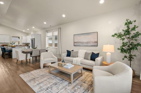 Tiny photo for 212 Willow Way, Talent, OR 97540 (MLS # 220211960)