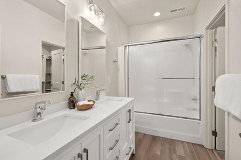 Tiny photo for 212 Willow Way, Talent, OR 97540 (MLS # 220211960)