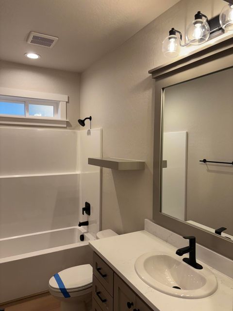 Tiny photo for 3715 Ford Drive, Medford, OR 97504 (MLS # 220212565)