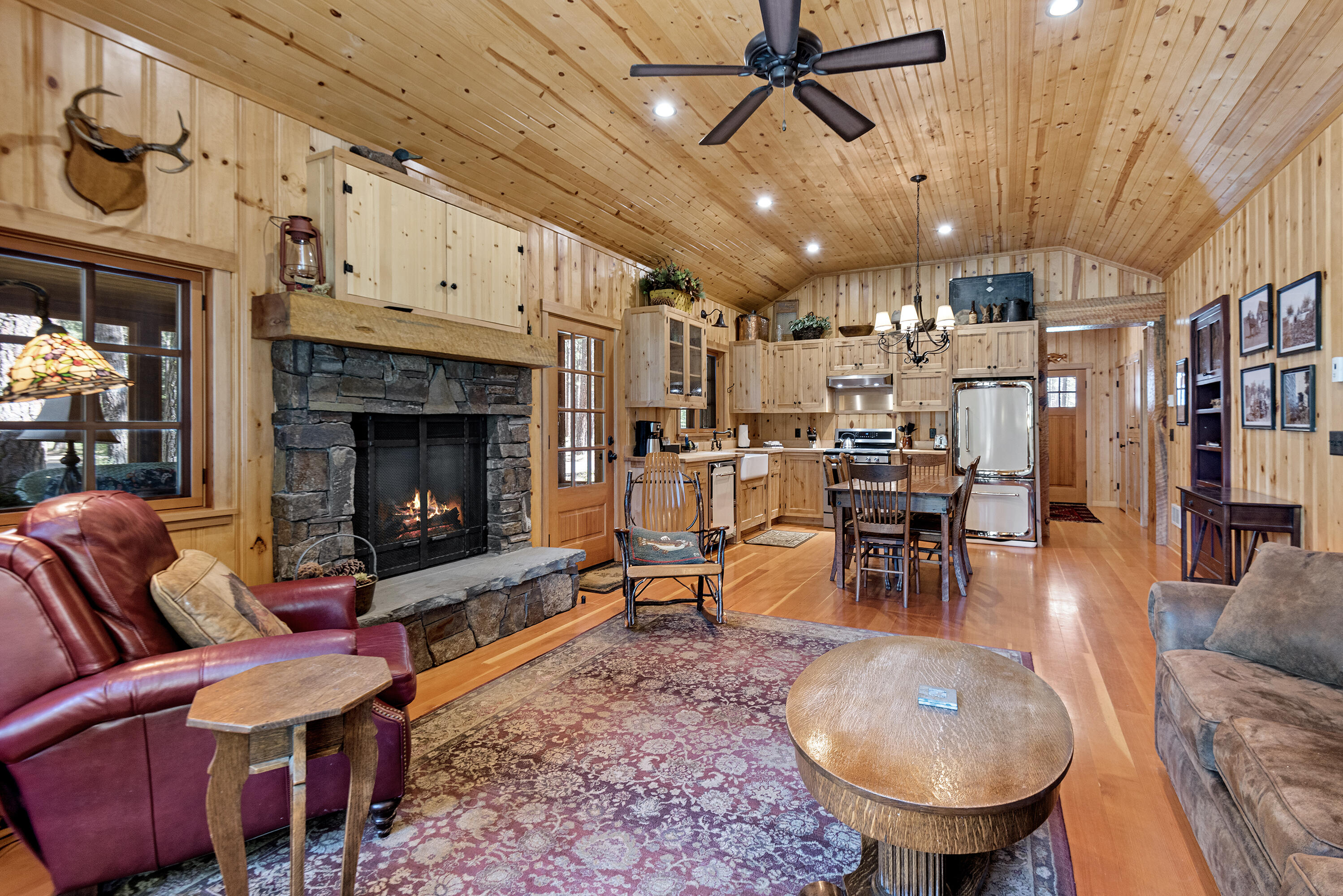 Lake Creek Lodge - Residential