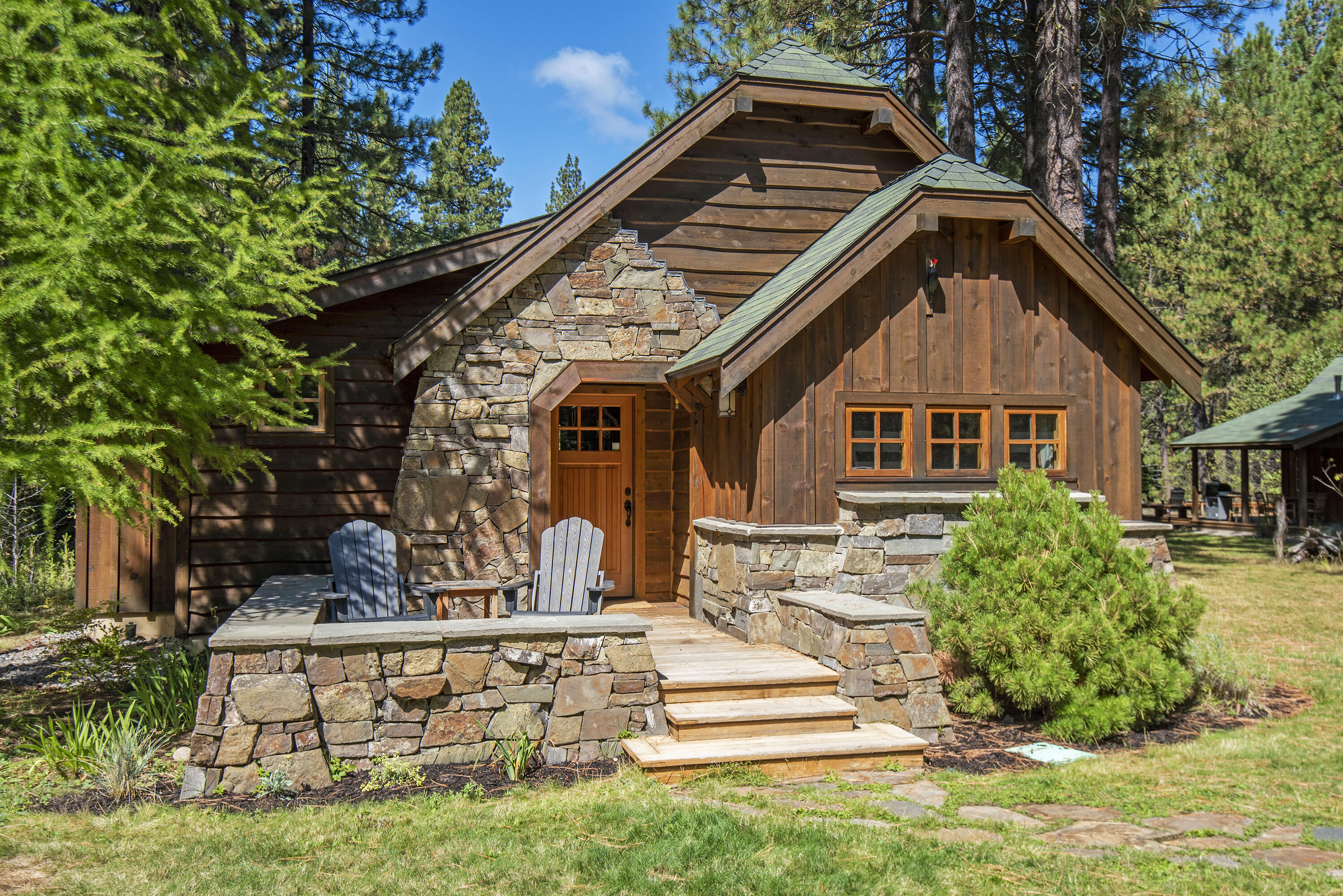 Lake Creek Lodge - Residential