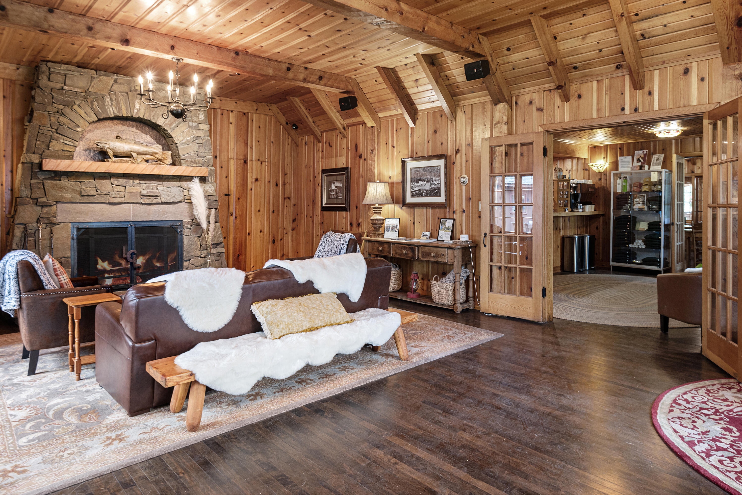 Lake Creek Lodge - Residential