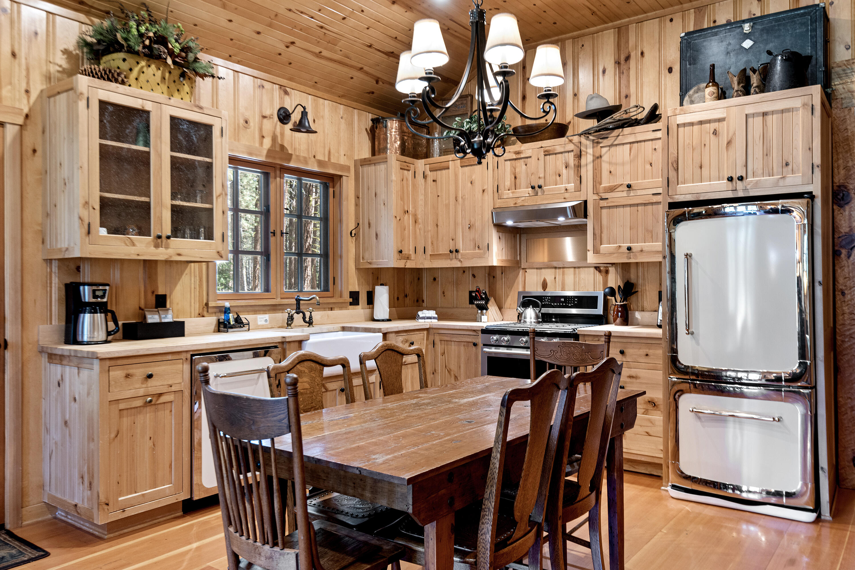 Lake Creek Lodge - Residential