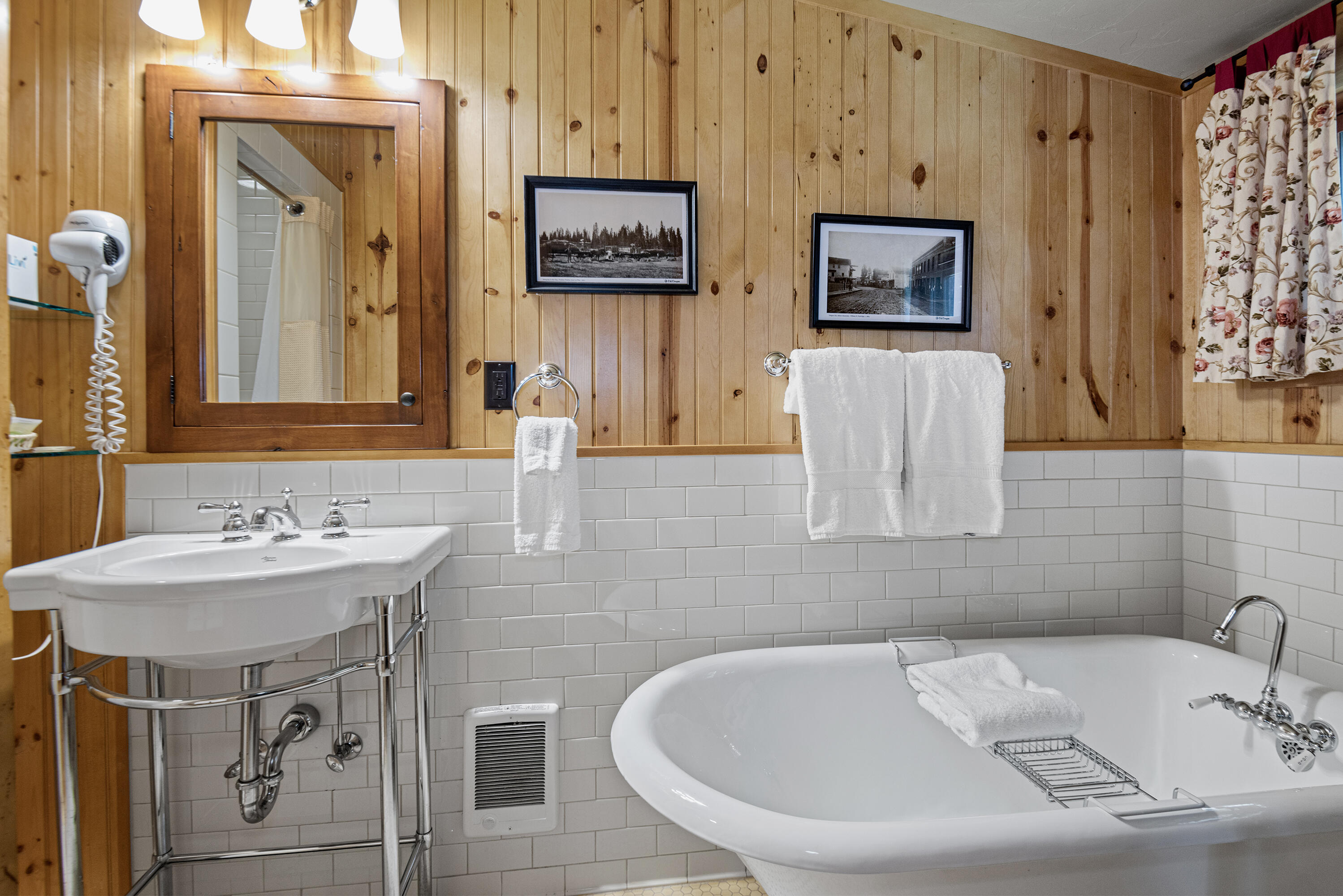 Lake Creek Lodge - Residential