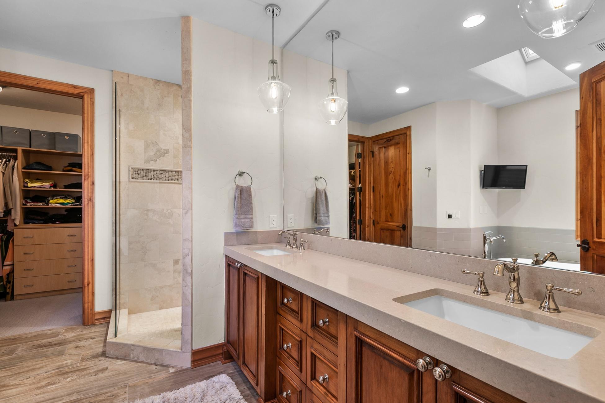 Broken Top - Residential