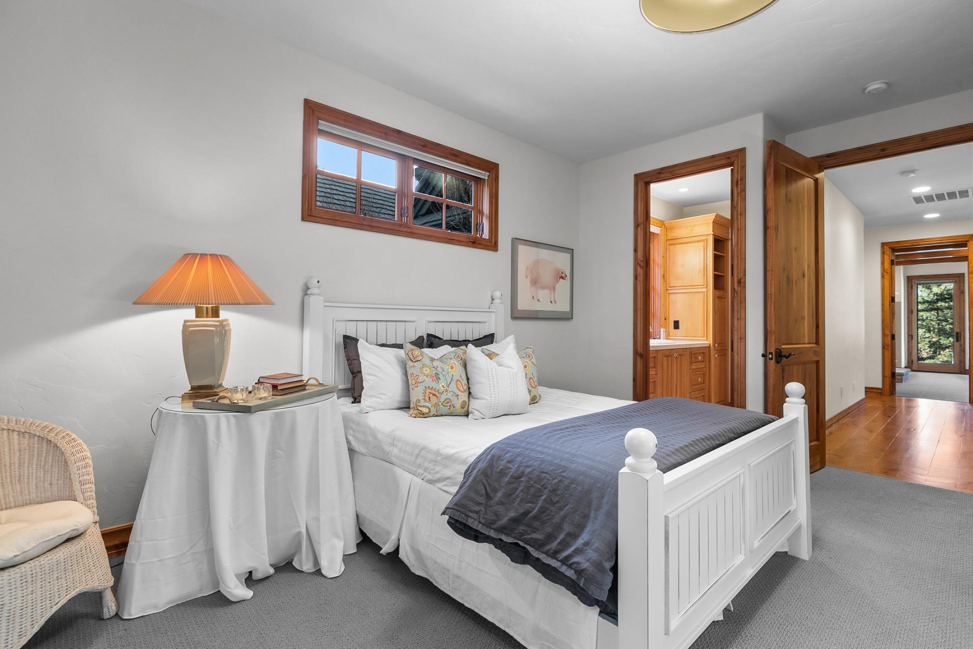 Broken Top - Residential