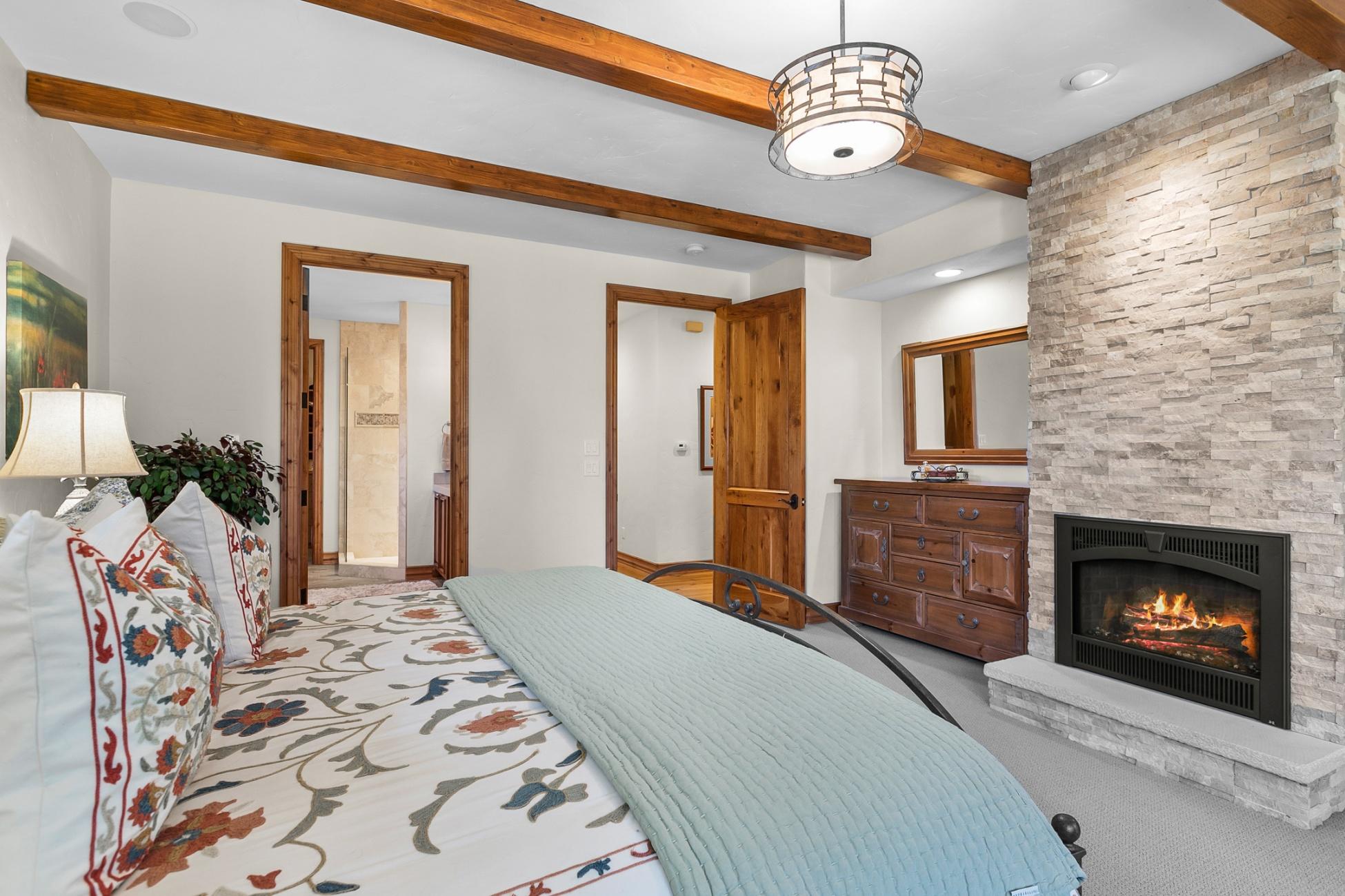 Broken Top - Residential