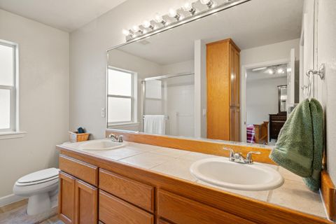 Tiny photo for 570 Bachand Circle, Central Point, OR 97502 (MLS # 220210309)