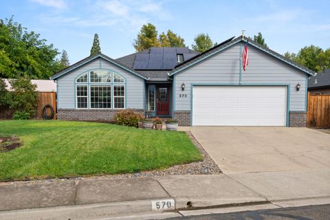Photo of 570 Bachand Circle, Central Point, OR 97502 (MLS # 220210309)