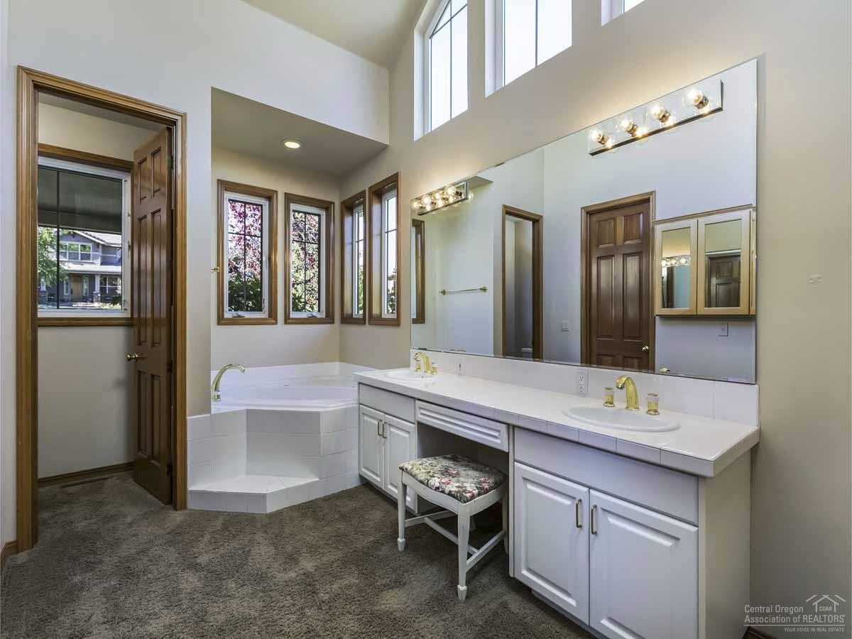 Broken Top - Residential