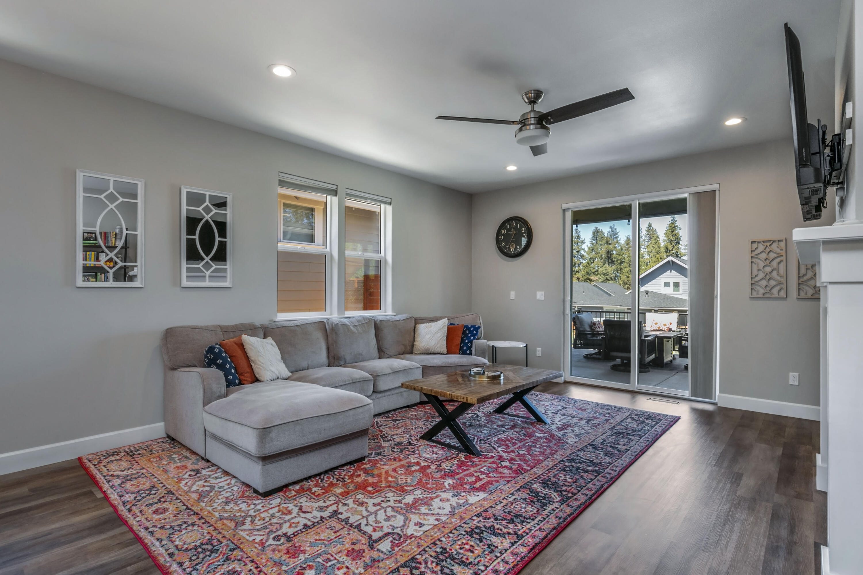 SaddleStone - Residential