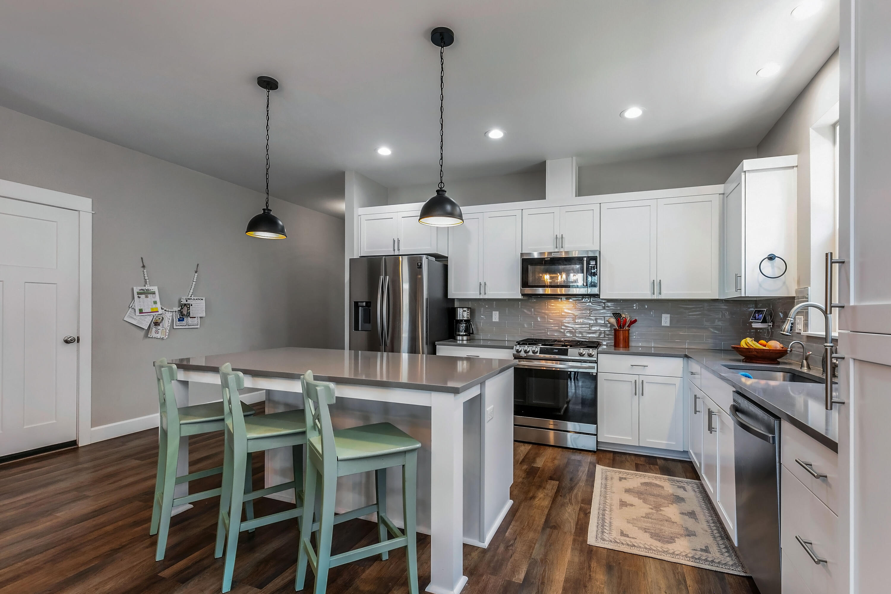 SaddleStone - Residential