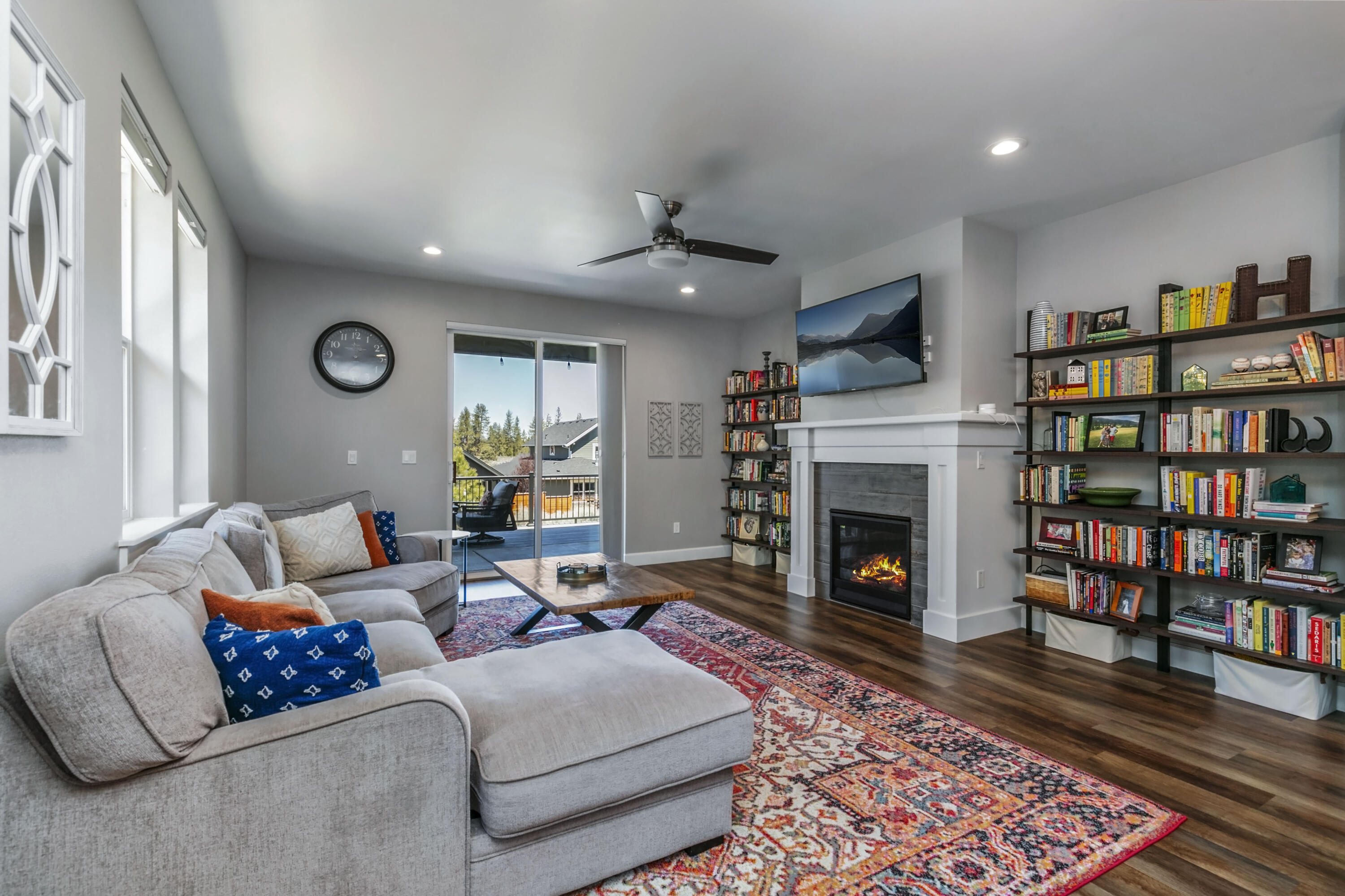 SaddleStone - Residential