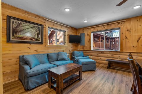 Tiny photo for 16431 Marmott Lane, Sisters, OR 97759 (MLS # 220217606)