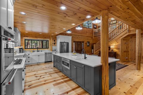 Tiny photo for 16431 Marmott Lane, Sisters, OR 97759 (MLS # 220217606)