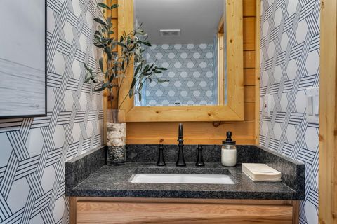 Tiny photo for 16431 Marmott Lane, Sisters, OR 97759 (MLS # 220217606)