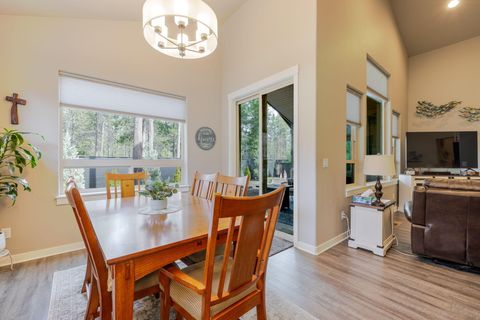 Tiny photo for 51833 Fordham Drive, La Pine, OR 97739 (MLS # 220220736)