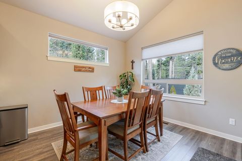 Tiny photo for 51833 Fordham Drive, La Pine, OR 97739 (MLS # 220220736)
