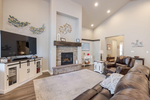 Tiny photo for 51833 Fordham Drive, La Pine, OR 97739 (MLS # 220220736)