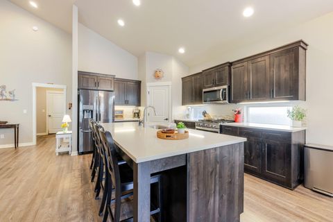 Tiny photo for 51833 Fordham Drive, La Pine, OR 97739 (MLS # 220220736)