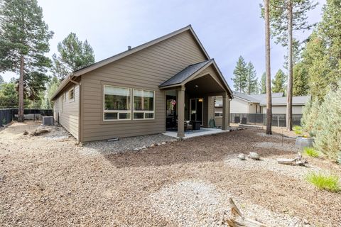 Tiny photo for 51833 Fordham Drive, La Pine, OR 97739 (MLS # 220220736)