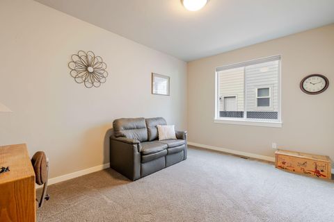 Tiny photo for 51833 Fordham Drive, La Pine, OR 97739 (MLS # 220220736)