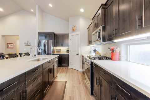 Tiny photo for 51833 Fordham Drive, La Pine, OR 97739 (MLS # 220220736)