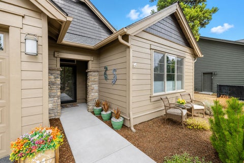 Photo of 51833 Fordham Drive, La Pine, OR 97739 (MLS # 220220736)